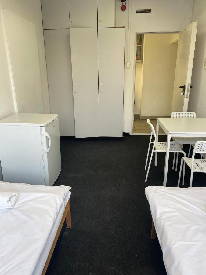 The College Group Hostel ブダペスト エクステリア 写真