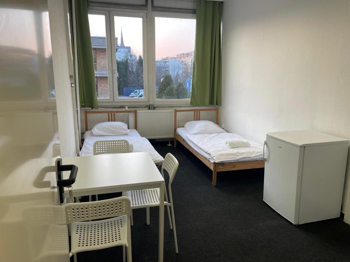 The College Group Hostel ブダペスト エクステリア 写真