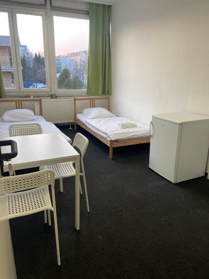 The College Group Hostel ブダペスト エクステリア 写真